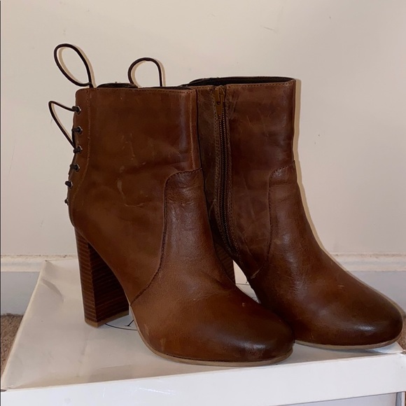 Steve Madden Shoes - Steve Madden brown boots
